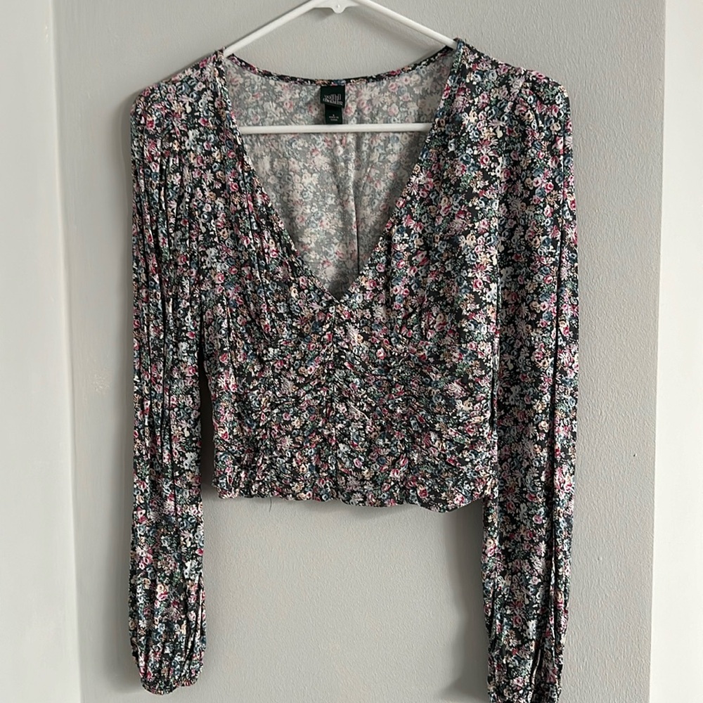 Wild Fable cropped long sleeve floral top size small cute target
